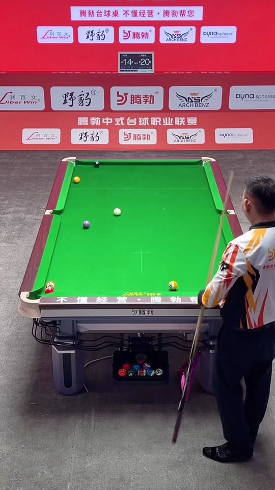 暴背后的故 暴背后的故