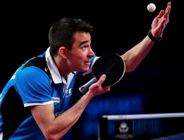 更需要两人 更需要两人